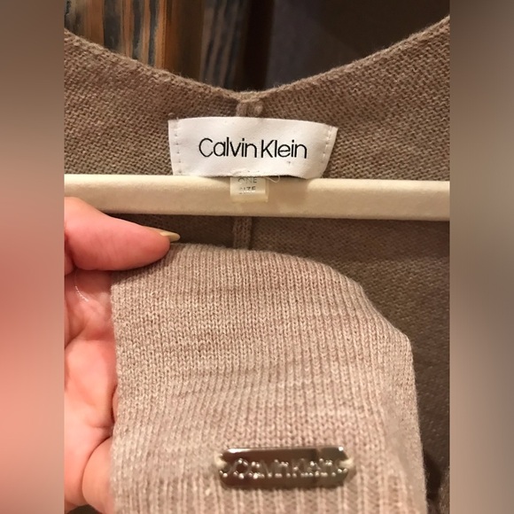 Calvin Klein One size Poncho/Shaws set - Gray and Tan - Picture 11 of 15